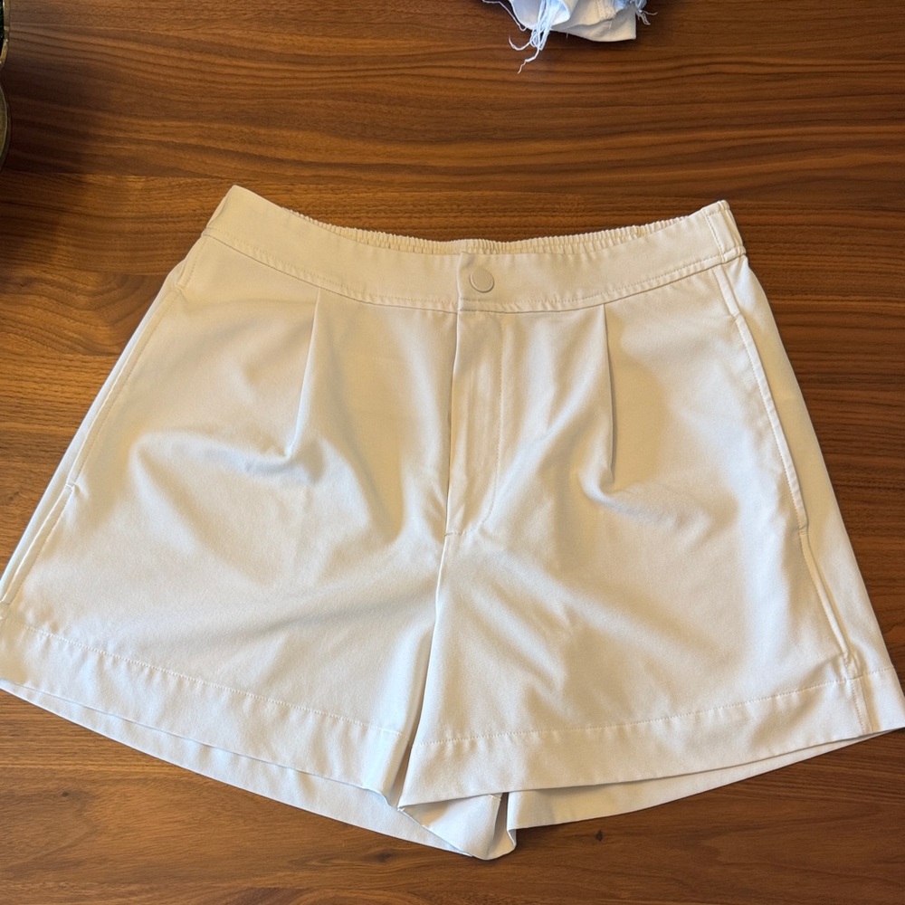 Varley Women's Cream Shorts